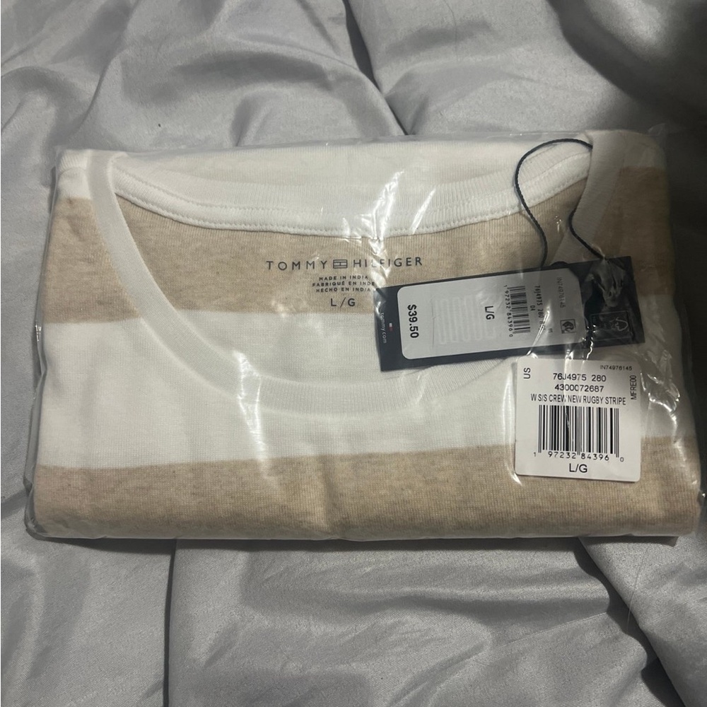 Tommy Hilfiger tee womens size large